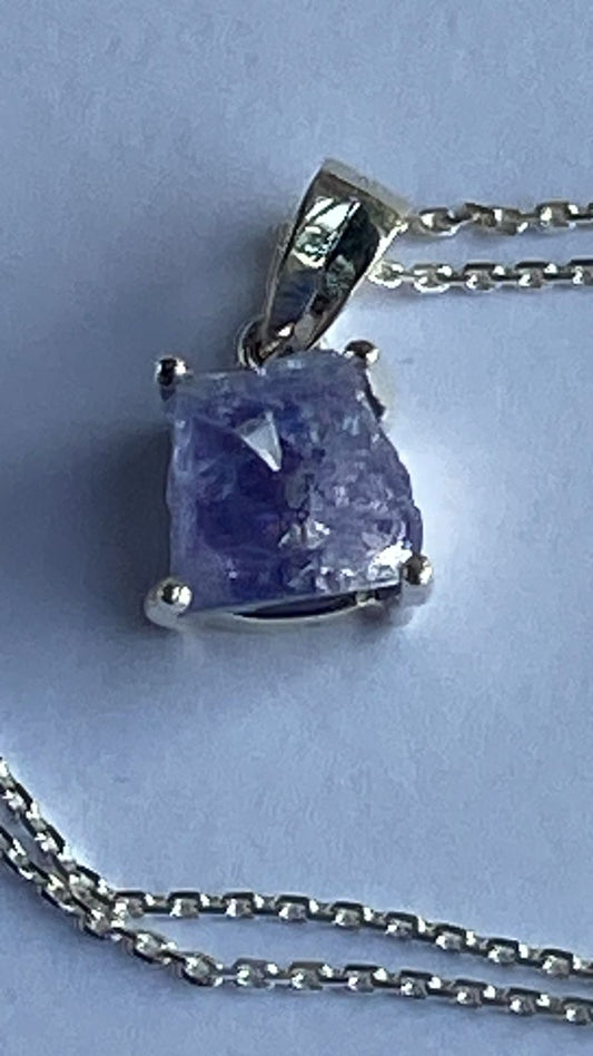 Tanzanite Pendant 3.15 cts