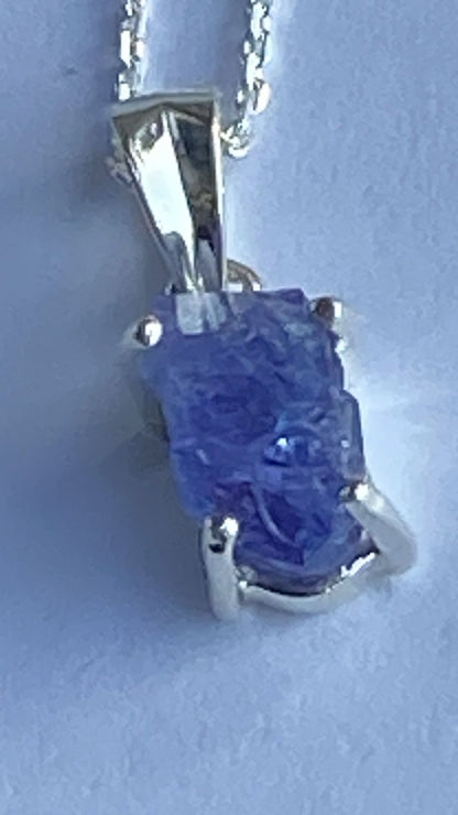 Tanzanite Pendant 2.11 cts