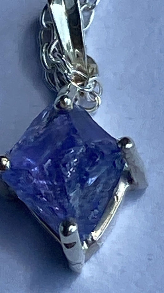 Tanzanite Pendant 0.75 cts